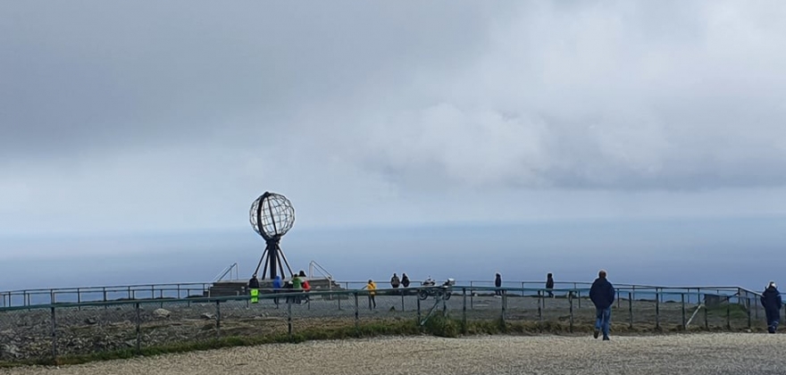 Besøkende fra hele Europa på Nordkapp Besøkende fra hele Europa på Nordkapp