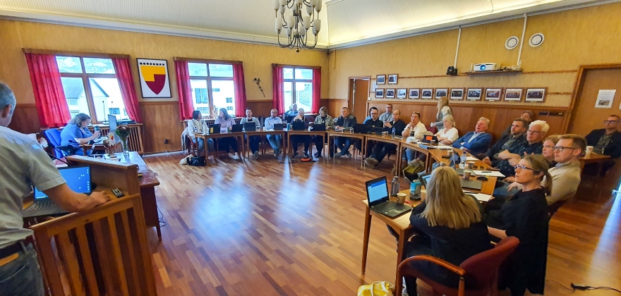 Budsjettregulering i kommunestyret Budsjettregulering i kommunestyret