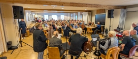 Markerer eldredagen i Honningsvåg Markerer eldredagen i Honningsvåg