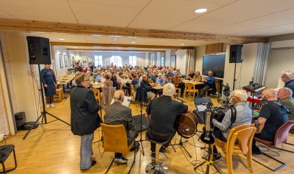 Markerer eldredagen i Honningsvåg Markerer eldredagen i Honningsvåg