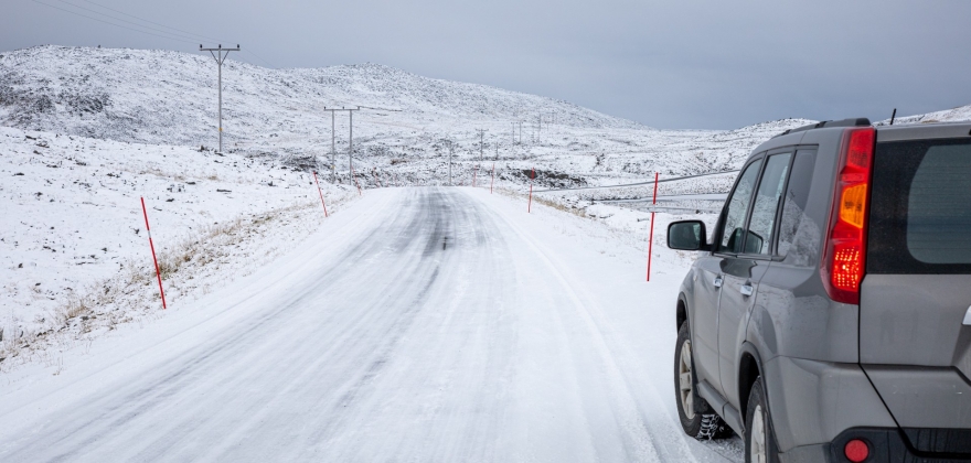 Bilister hindrer snørydding  Bilister hindrer snørydding