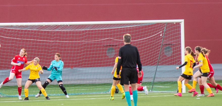 Begge seniorlagene skal i aksjon onsdag kveld  Begge seniorlagene skal i aksjon onsdag kveld