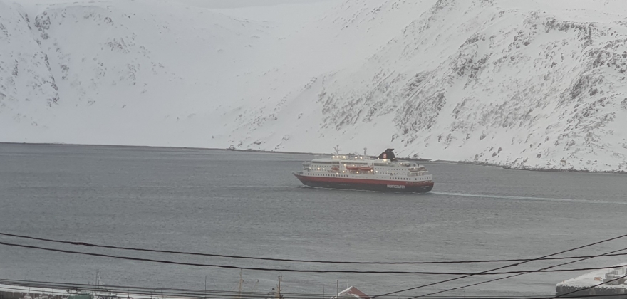 Hurtigruta går direkte til Kirkenes Hurtigruta går direkte til Kirkenes