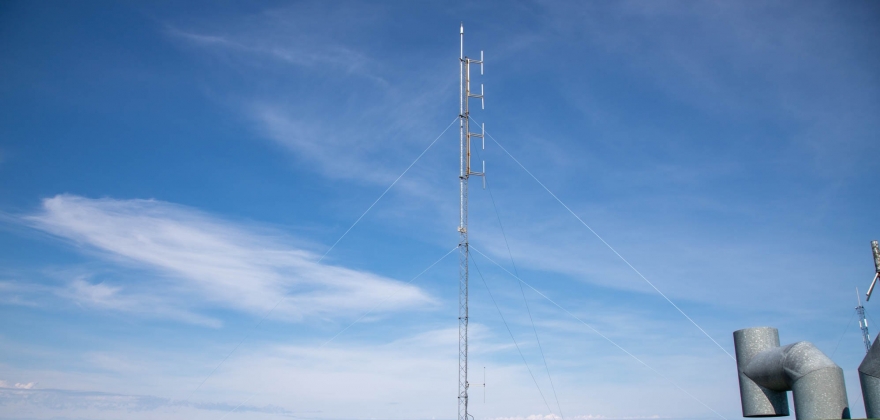 Stille på FM - Skifter antennefester  Stille på FM - Skifter antennefester