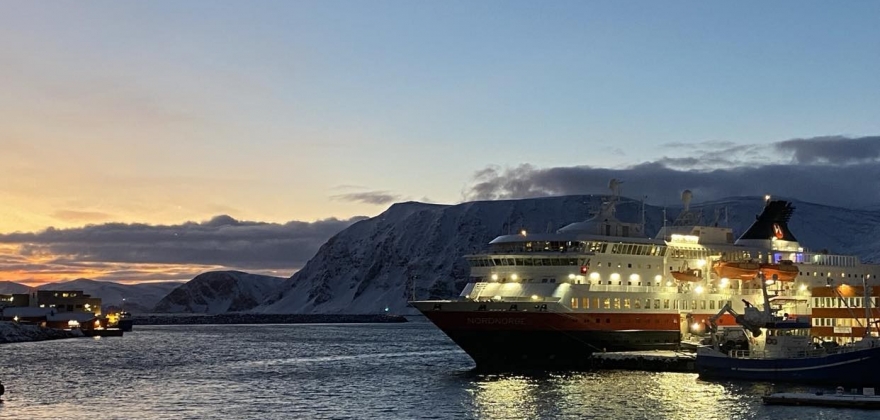 «Nordnorge» snur i Honningsvåg «Nordnorge» snur i Honningsvåg