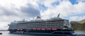 Mein Schiff Relax i Honningsvåg søndag Mein Schiff Relax i Honningsvåg søndag