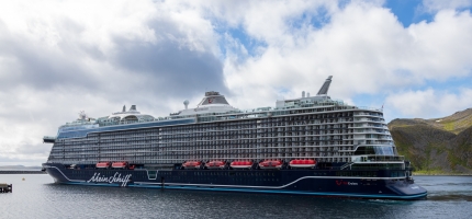 Mein Schiff Relax i Honningsvåg søndag Mein Schiff Relax i Honningsvåg søndag