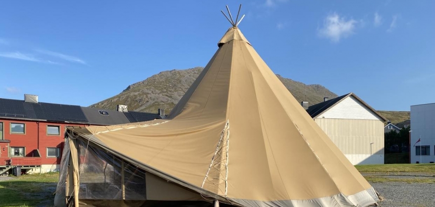 Har satt opp telt ved rådhusplassen  Har satt opp telt ved rådhusplassen