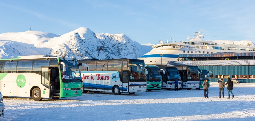 Transport av turister til Nordkapp 