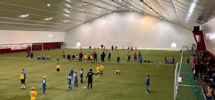 De yngste spilte fotball i Honningsvåg De yngste spilte fotball i Honningsvåg