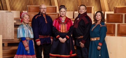 Ber om ekstraordinært plenum Ber om ekstraordinært plenum