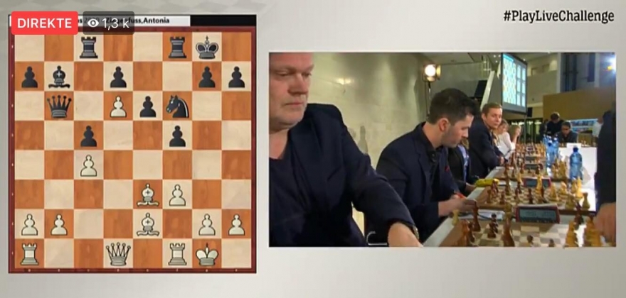 Spilte sjakk mot Magnus Carlsen og tar tapet med fatning Spilte sjakk mot Magnus Carlsen og tar tapet med fatning