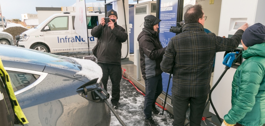 Teslalader i Honningsvåg Teslalader i Honningsvåg