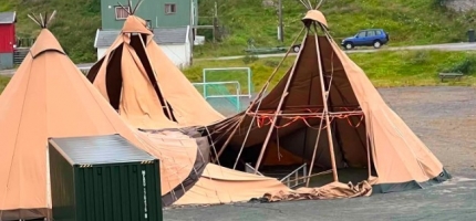 Skade på teltene i Gjesvær Skade på teltene i Gjesvær
