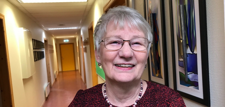 Wenche Andersen ønsket barna velkommen på juletrefest  Wenche Andersen ønsket barna velkommen på juletrefest