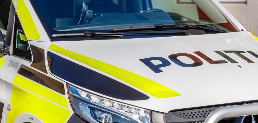 Bil kjørte av vegen  Bil kjørte av vegen