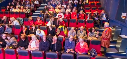 Filmfestivalen åpnet med musikk og hyllest til kongen Filmfestivalen åpnet med musikk og hyllest til kongen