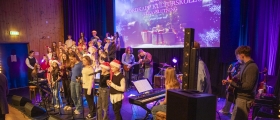Fullsatt aula under kulturskolens juleavslutning Fullsatt aula under kulturskolens juleavslutning