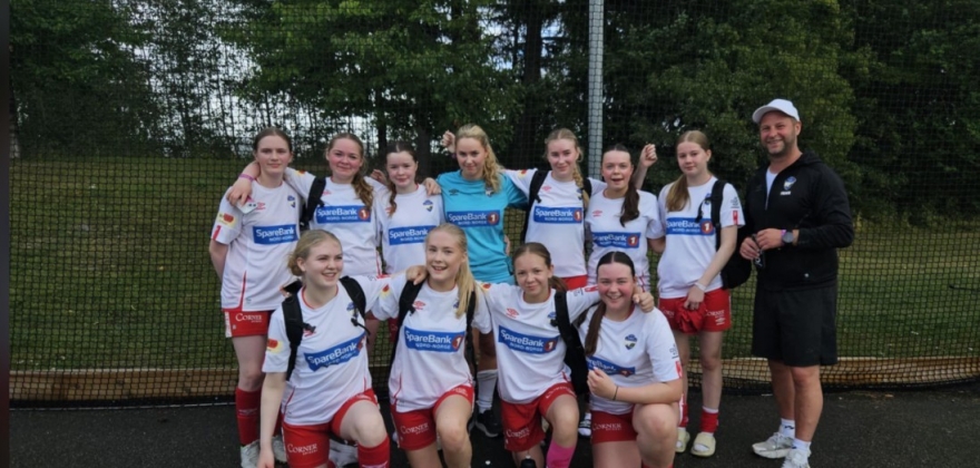 Jentelaget kvalifisert for åttendelsfinalen  Jentelaget kvalifisert for åttendelsfinalen