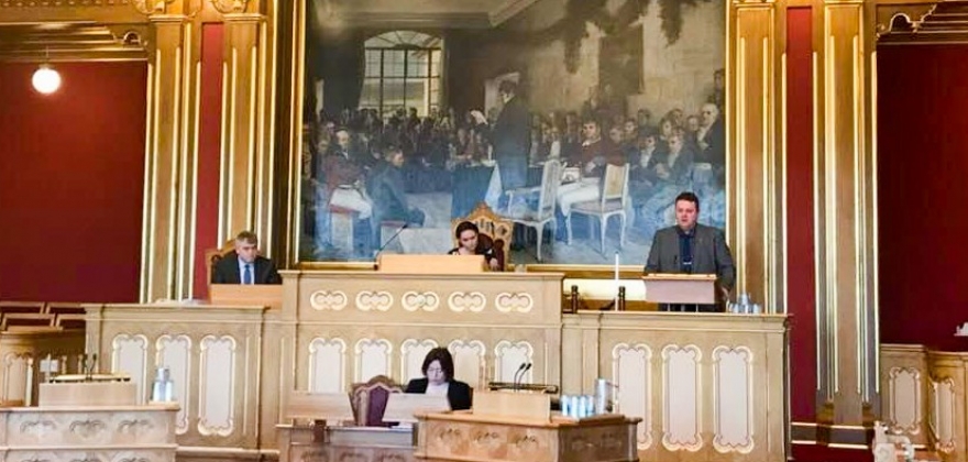 Alle vil ha Runar Sjstad p Stortinget 