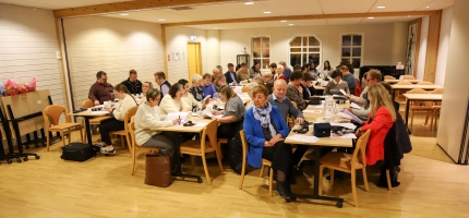 Solrunn Olsen håper mange melder seg på årsmøtemiddagen Solrunn Olsen håper mange melder seg på årsmøtemiddagen