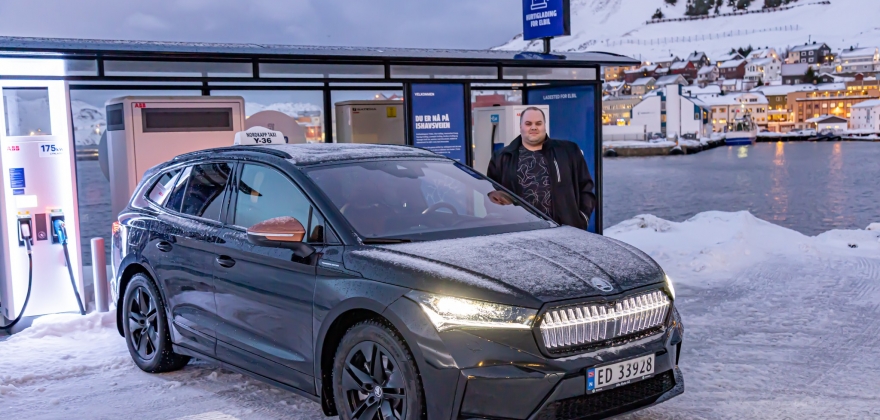 Ventet 15 måneder på den nye el-drosja  Ventet 15 måneder på den nye el-drosja