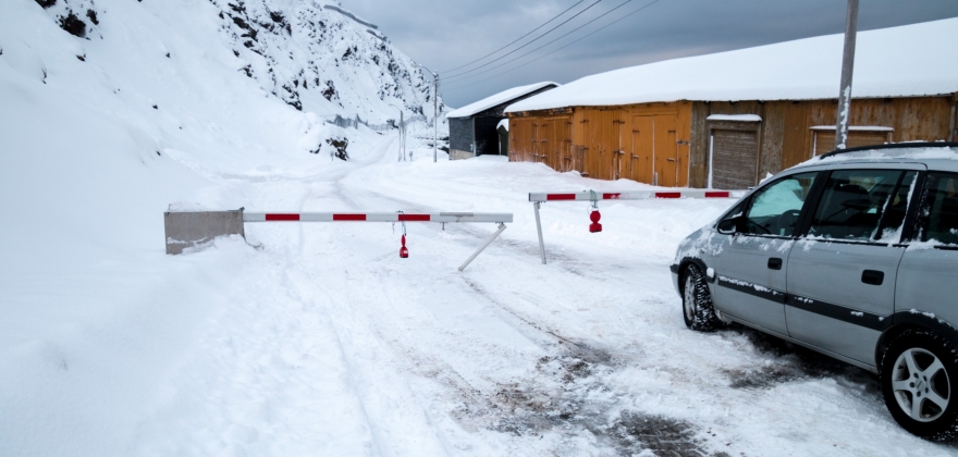 Nordvågveien stengt - blir ikke åpnet mandag Nordvågveien stengt - blir ikke åpnet mandag