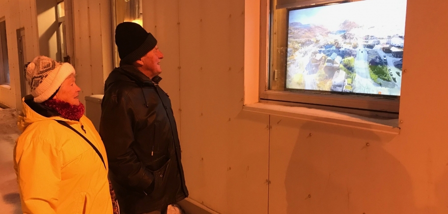 Turister elsker Radio Nordkapp-bilder Turister elsker Radio Nordkapp-bilder