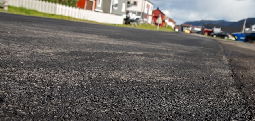 Lukter nylagt asfalt Lukter nylagt asfalt