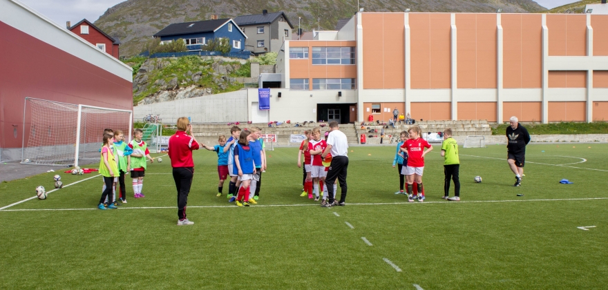 Elin Severinsen vant konkurranse om fotballskole  Elin Severinsen vant konkurranse om fotballskole