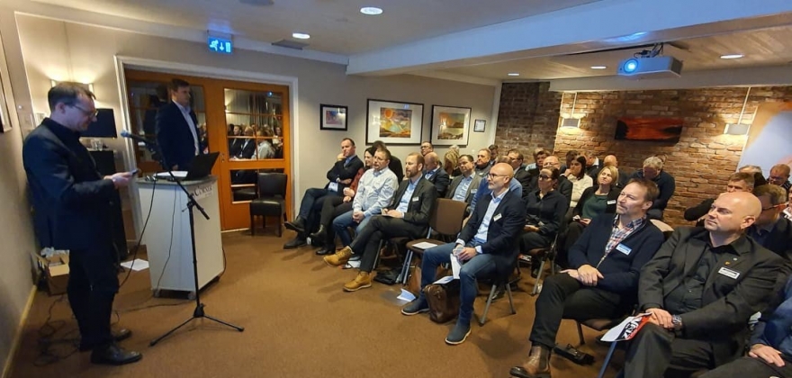 Olje og jazz i Honningsvåg i oktober  Olje og jazz i Honningsvåg i oktober