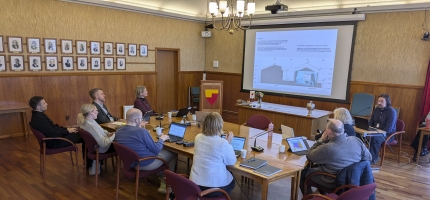 Ja til kinoskilt på rådhuset Ja til kinoskilt på rådhuset