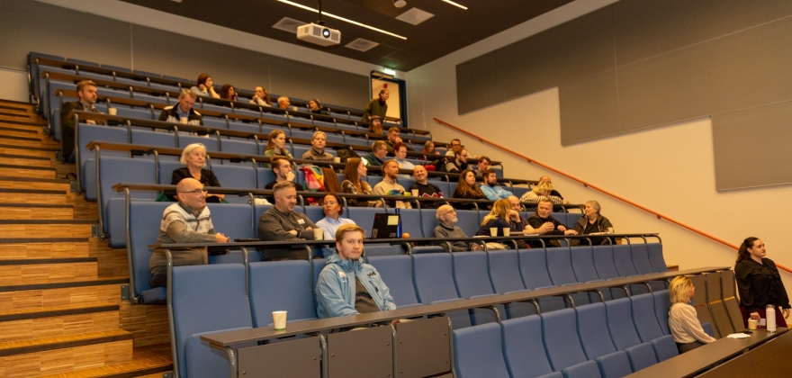 Reiselivsmøte med engasjement og ambisjoner Reiselivsmøte med engasjement og ambisjoner