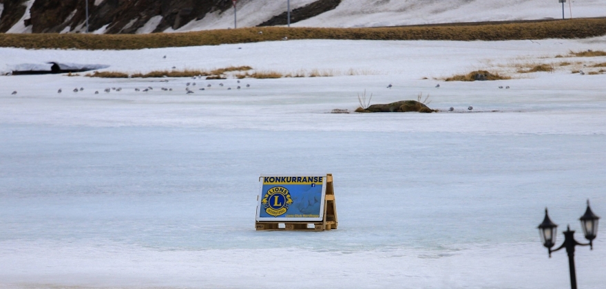 Nr gr installasjonen igjennom isen? 