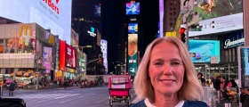 Haaland lyser opp Times Square for norsk sjømat under fotball-VM Haaland lyser opp Times Square for norsk sjømat under fotball-VM