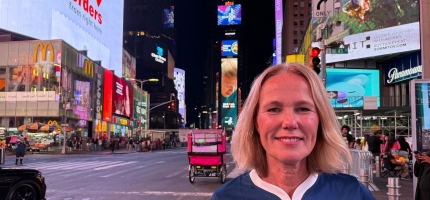 Haaland lyser opp Times Square for norsk sjømat under fotball-VM Haaland lyser opp Times Square for norsk sjømat under fotball-VM