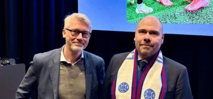 TV 2 og Amedia går sammen for å løfte norsk fotball TV 2 og Amedia går sammen for å løfte norsk fotball