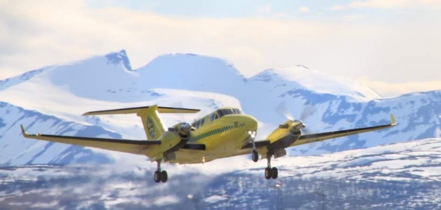 Setter inn ekstra ambulansefly og forhandler med pilotene Setter inn ekstra ambulansefly og forhandler med pilotene
