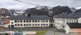 Varsel om pålegg hos Honningsvåg skole Varsel om pålegg hos Honningsvåg skole