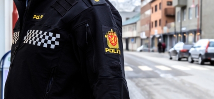 Søker etter politibetjenter i Finnmark Søker etter politibetjenter i Finnmark