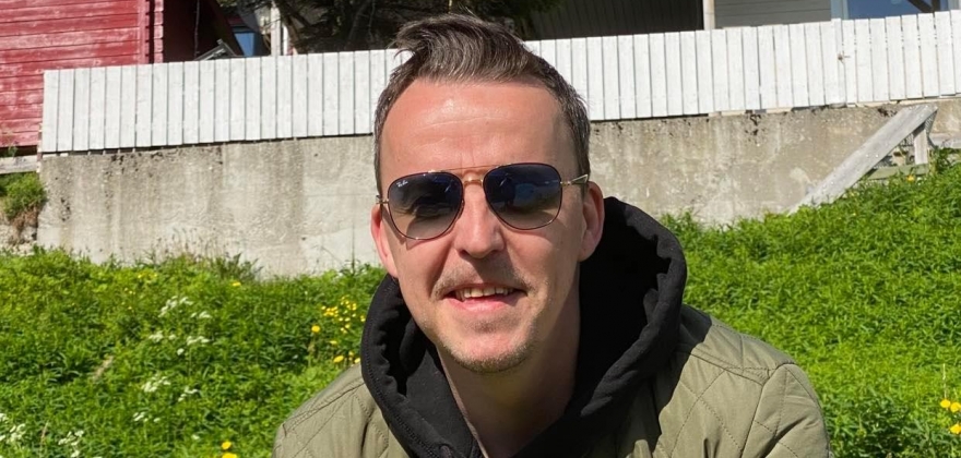 Jobber med trenerkabelen for fotball Jobber med trenerkabelen for fotball