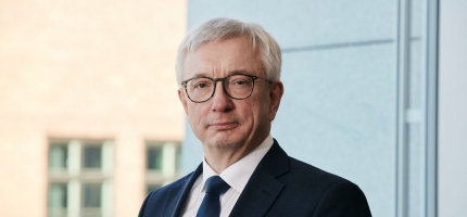 Schjøtt-Pedersen gjenvalgt som riksrevisor Schjøtt-Pedersen gjenvalgt som riksrevisor