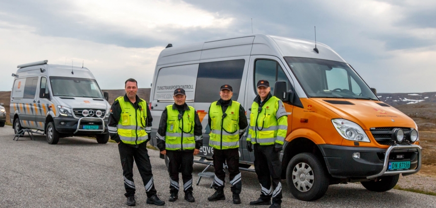 Kontrollerte busser og lastebiler i Nordkapp